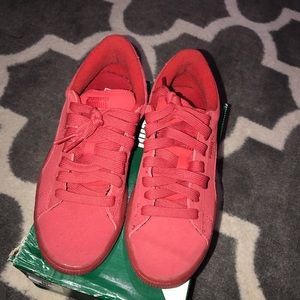 Red puma suede shoes / size. 4
